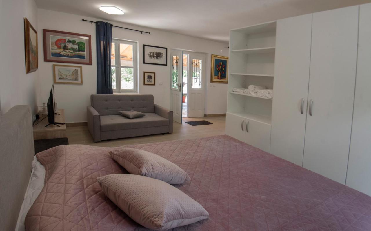 Studio Apartman Roza Ston Eksteriør billede