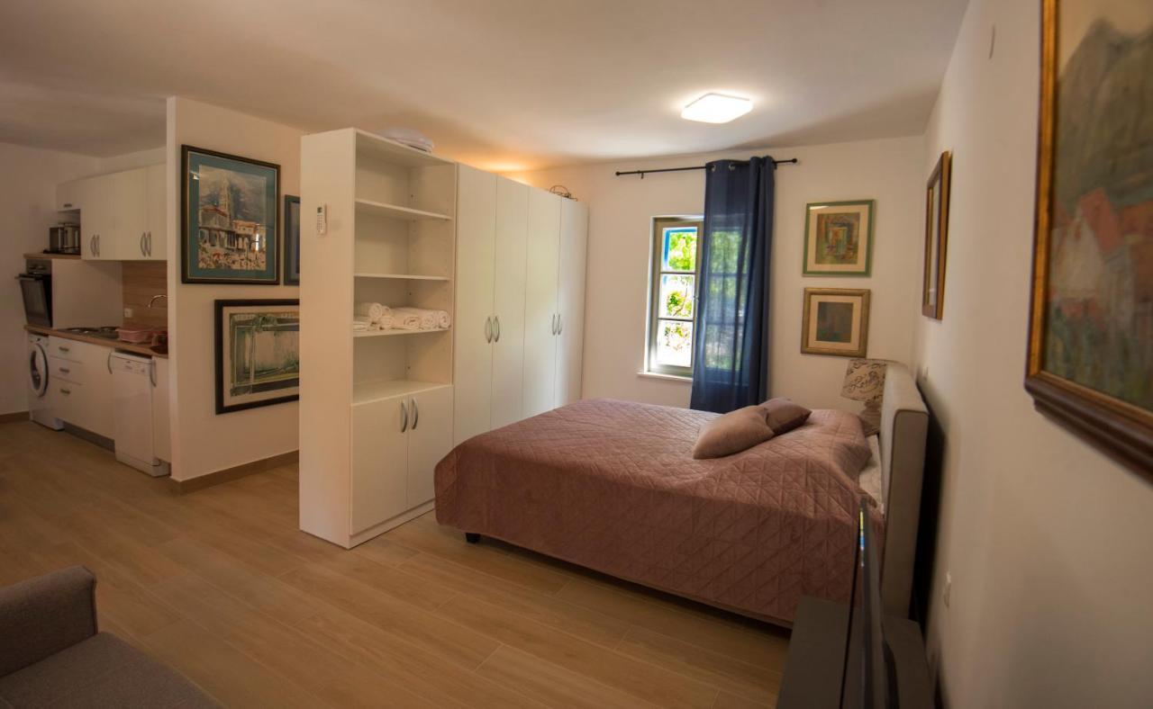 Studio Apartman Roza Ston Eksteriør billede